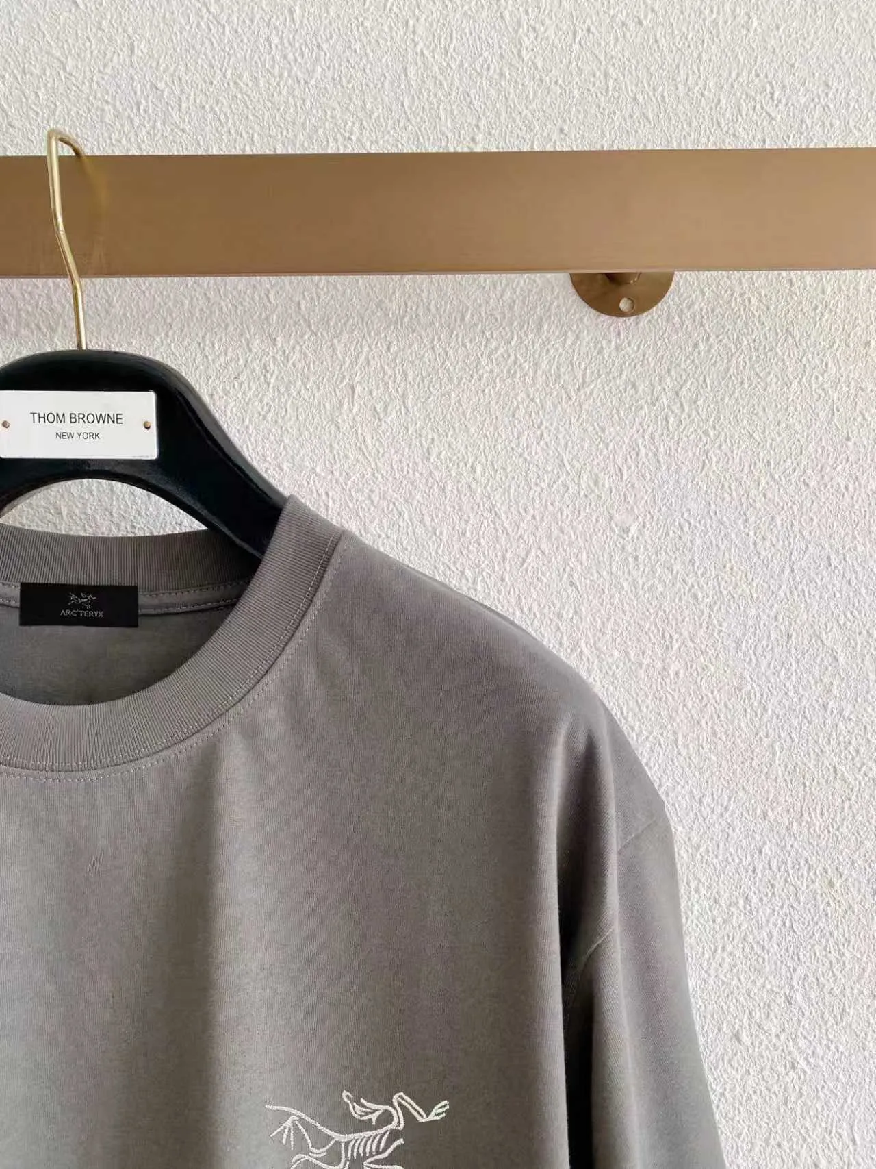 Arc’ter/ logo New Arrival ， ， ， ， T Same Style。 :Black White Blue Gray Size:S（90-130 ） M（125-140 ） L（135-160 ） XL（160-180 ） XXL（180 ）